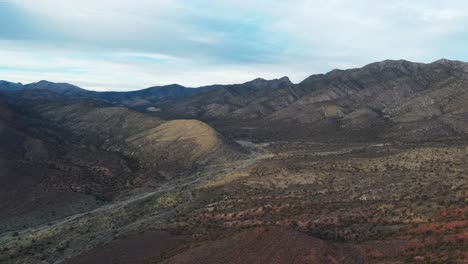 Cañón-Lovell---Valle-Escénico-En-Las-Montañas-Primaverales-De-Nevada-En-Estados-Unidos