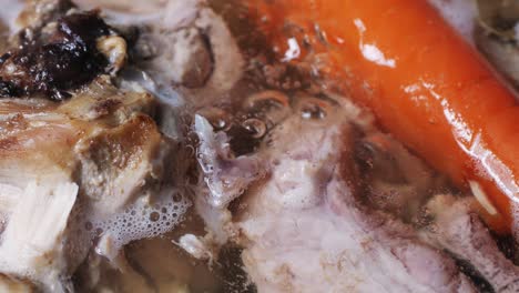 making homemade chicken or beef broth