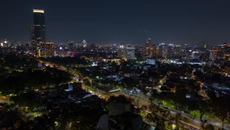 Dron-hyperlapse-travel-to-de-city-in-the-night