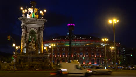 Una-Rotonda-En-El-Centro-De-Barcelona,-España