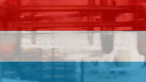 Animation-Der-Flagge-Der-Niederlande-über-Der-Fabrik