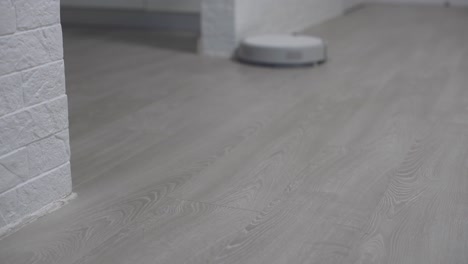 tecnología de videoconferencia en la cocina para videollamadas con colegas en el hogar y en las oficinas