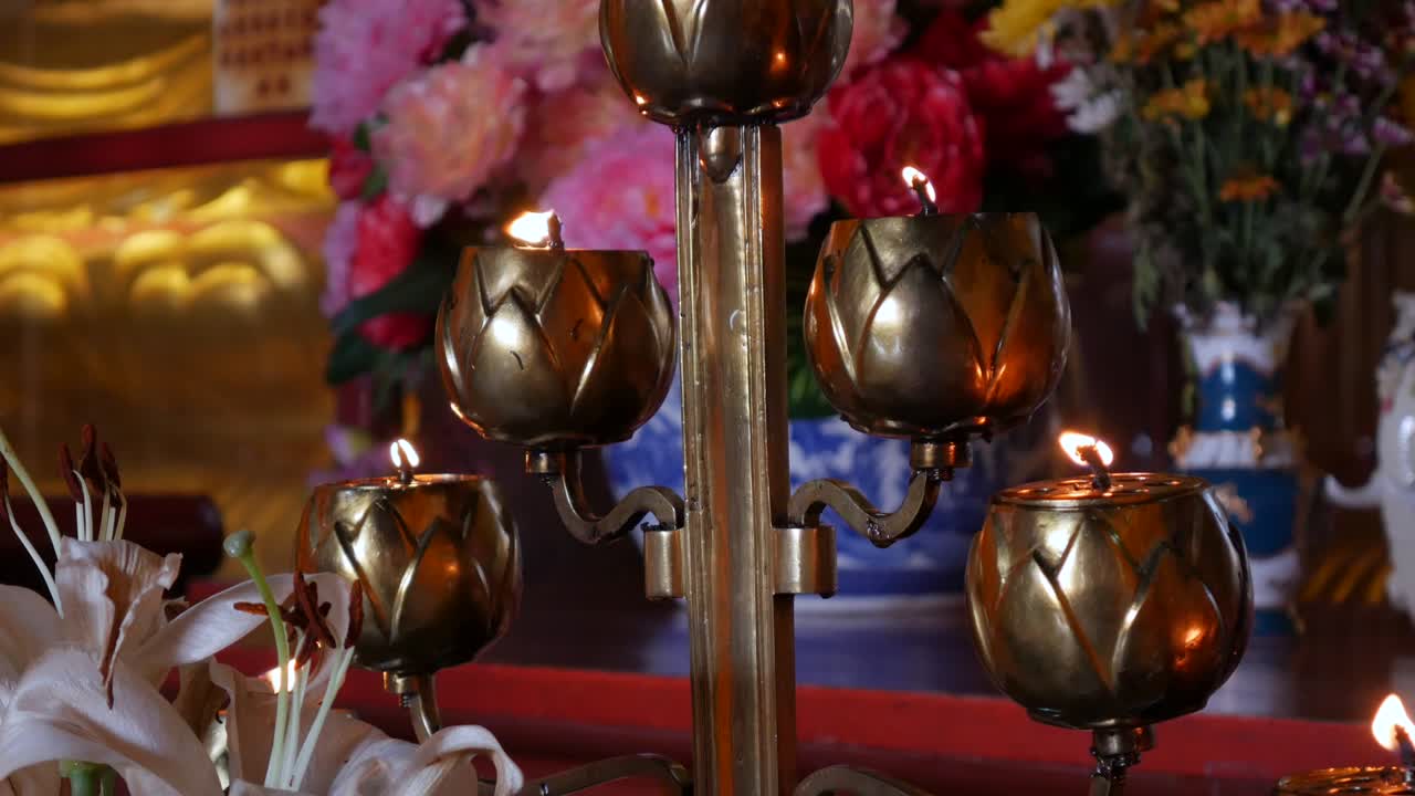 불타는 기름의 불로 불타는 불꽃, 불꽃이 불어나는 불꽃 (불꽃의 불꽃)