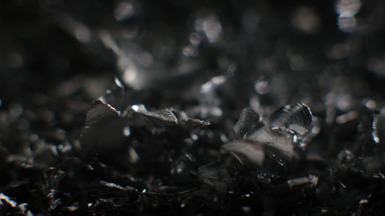 Metal fillings chaotic movement