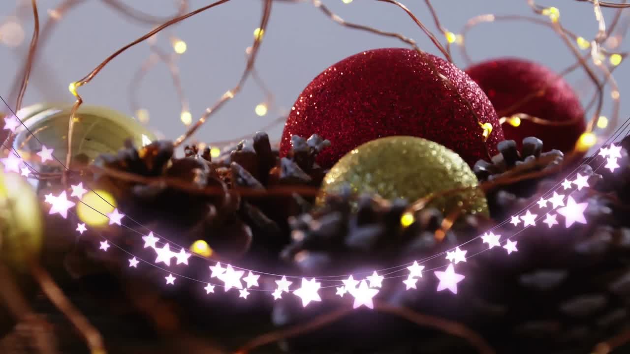 animación de luces de cuerda y decoraciones navideñas