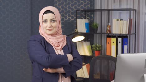 Portrait-of-muslim-business-woman.