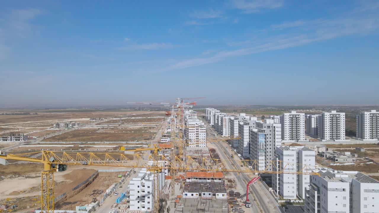 toma aérea por encima del nuevo barrio en la ciudad de netivot israel
