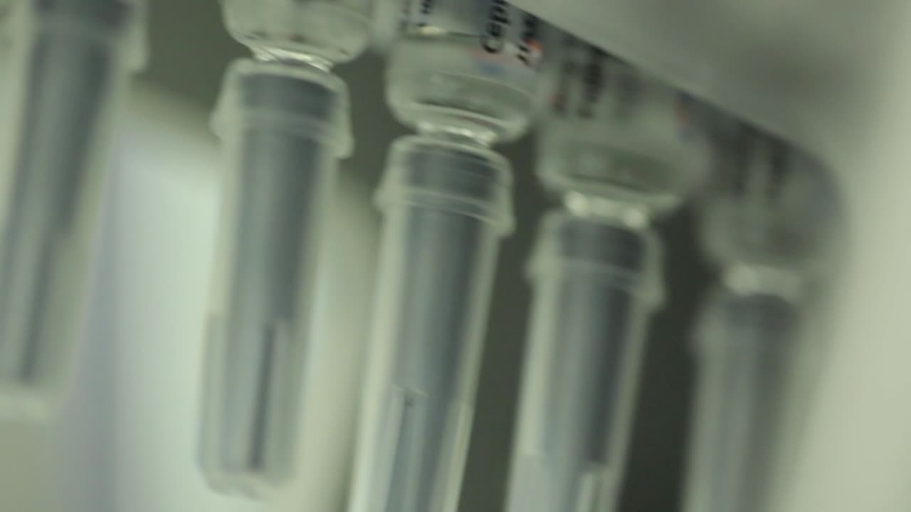 viales y jeringas médicas