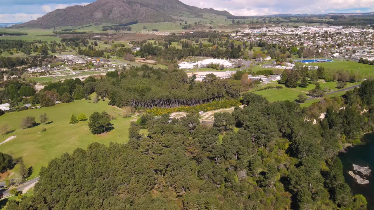 뉴질랜드 타우포 시의 도시 풍경