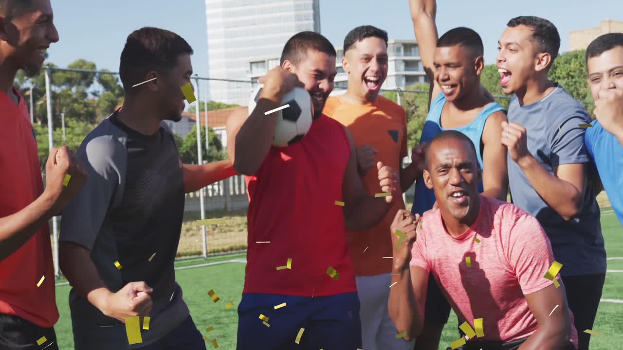 animación de confeti cayendo sobre el equipo de fútbol masculino celebrando en el campo