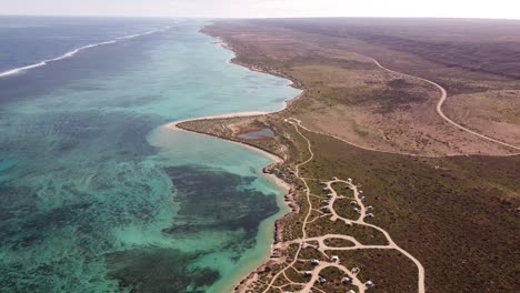 exmouth es una ciudad en la punta del cabo noroeste y en el golfo de exmouth en el oeste de australia