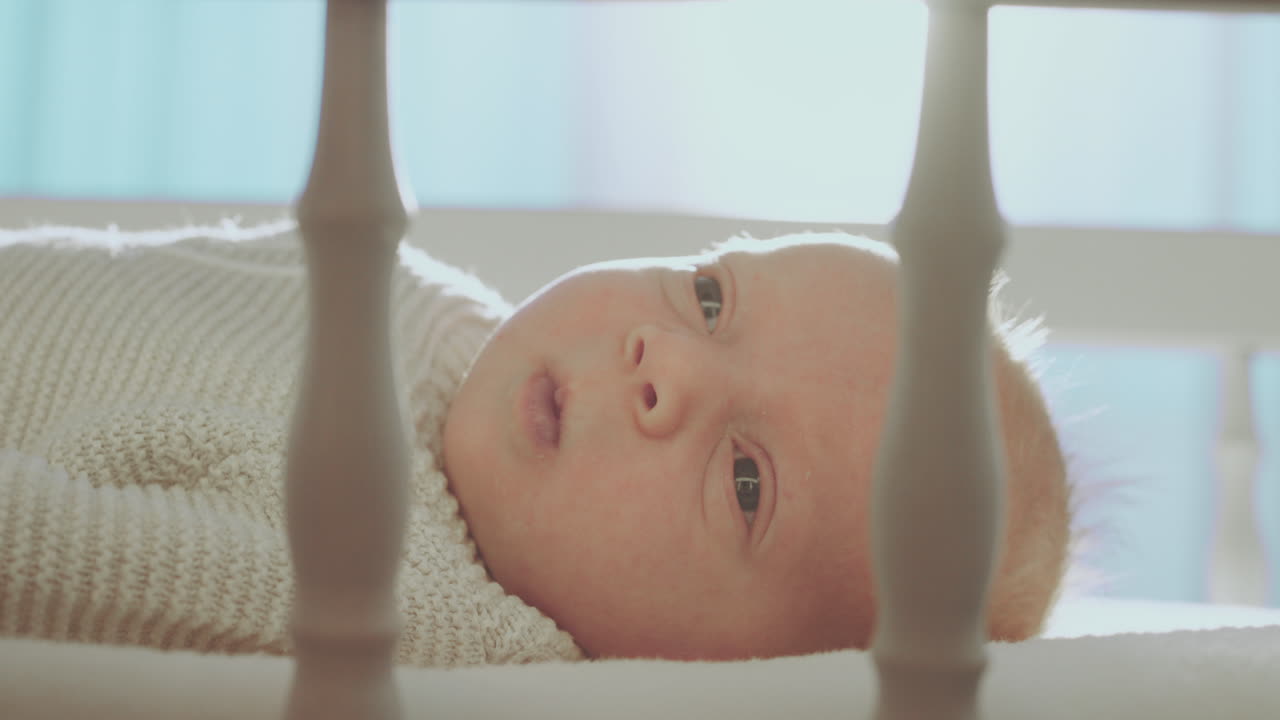 Bambino nella culla
