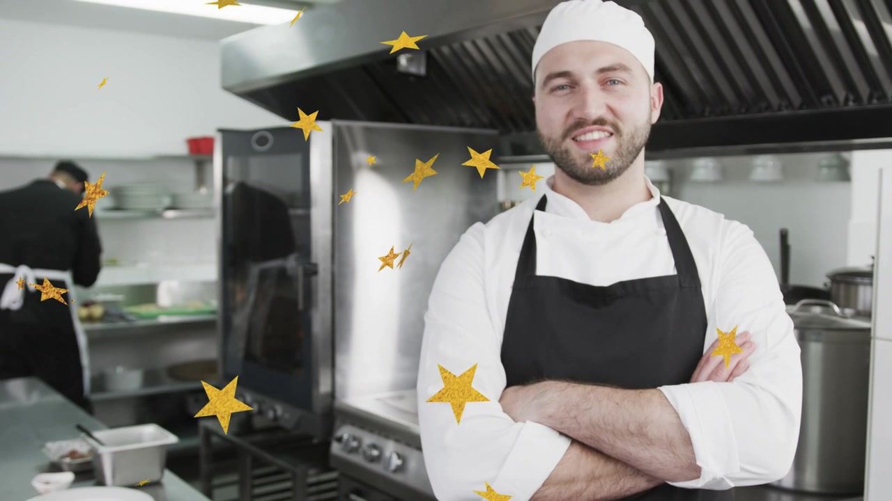 Effetto stelle che appare, chef in posa davanti, cuoco di linea che prepara, stelle dorate che fluttuano, promuovendo il menu.
