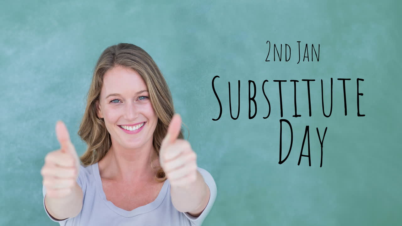 анимация текста замены дня над счастливой кавказской женщиной, поднимающей палец на зеленом фоне