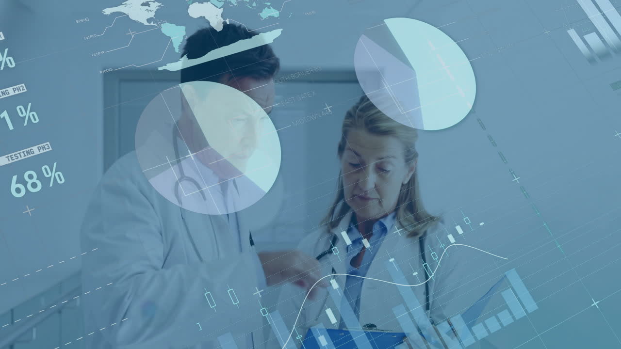 animación de procesamiento de datos y diagramas sobre médicos caucásicos hablando en el hospital