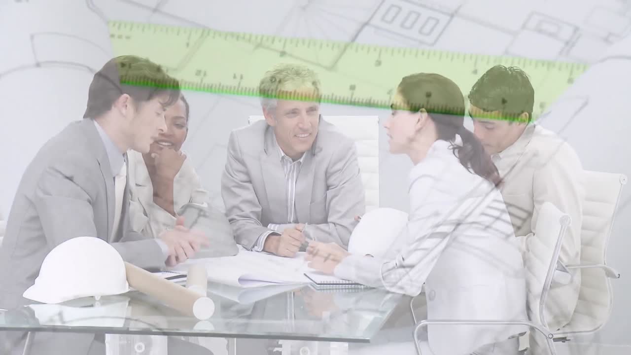 건축가 들 이 건물 계획 을 논의 하고 있다