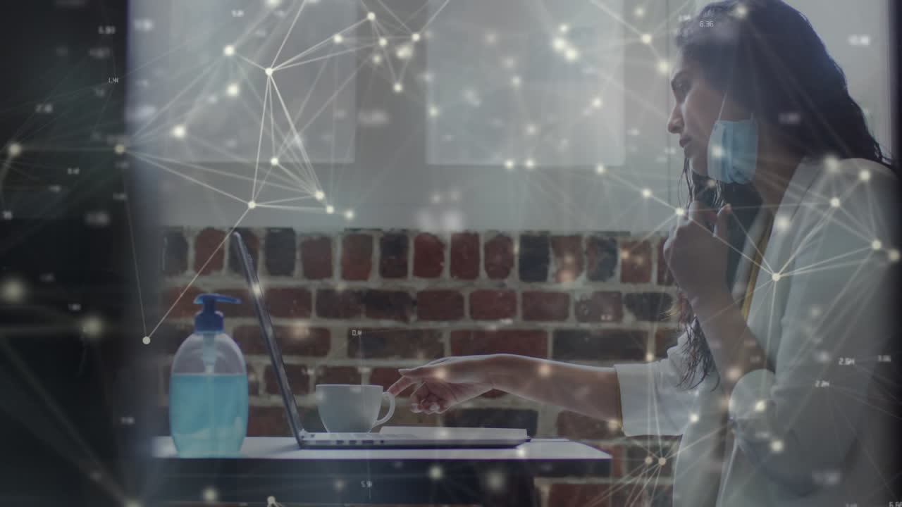 사무실에서 얼굴 마스크를 쓴 사업가 여성에 대한 연결 네트워크의 애니메이션