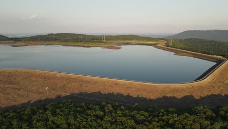 Raccoon-mountain-reservoir-in-Chattanooga,-Tennessee,-aerial-drone-orbit-view