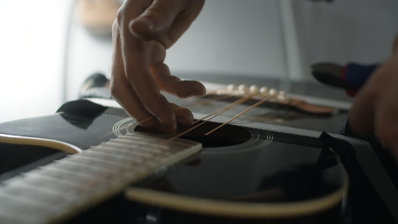 Repairing Guitar Strings