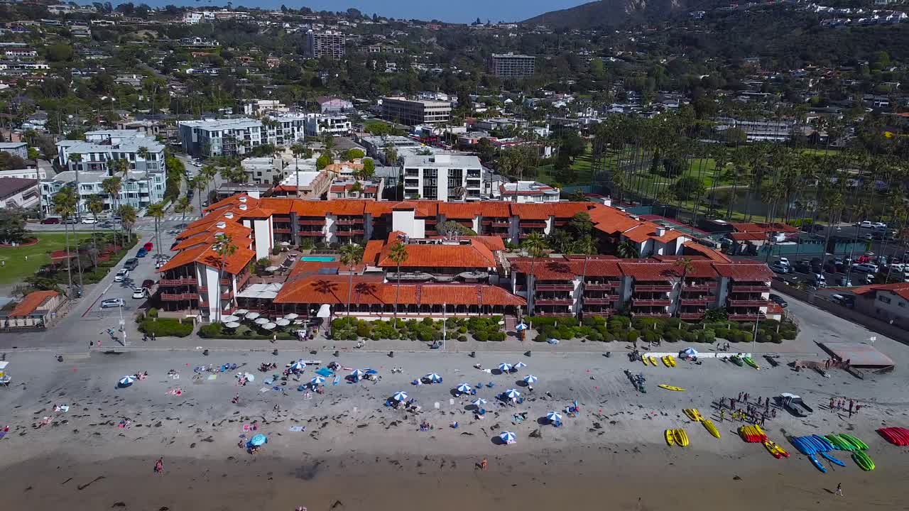 hermoso video aéreo 4k de la playa de la jolla shores en san diego, ca