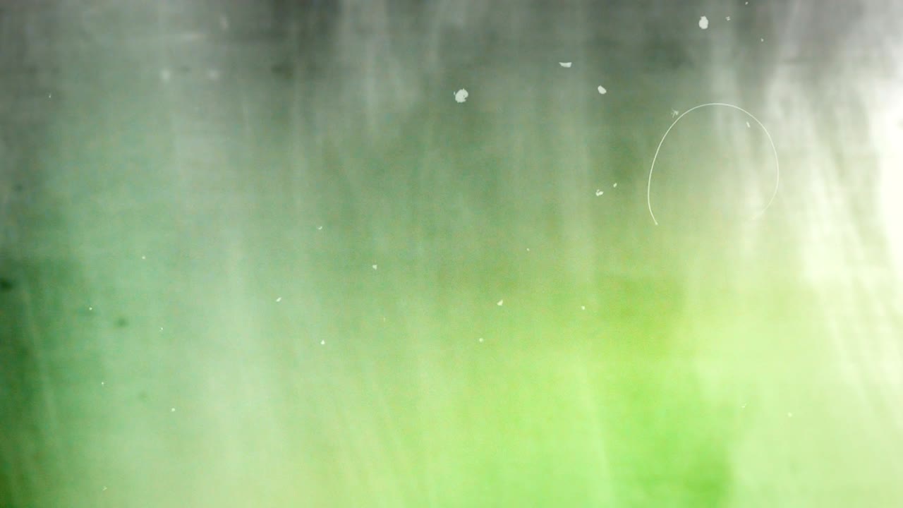 4k 그래픽 비디오 먼지 스크래치: 오래된 영화 외모와 깨진 vhs 오류 효과를 만들기