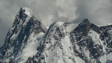 Timelapse,-Mont-Blanc-Peaks-n-French-Alps,-Clouds-and-Snow-Capped-Landscape-of-Sunny-Spring-Day