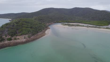 Leeke-Creek-Ein-Strand-In-Great-Keppel-Island-In-Yeppoon,-Queensland,-Australien