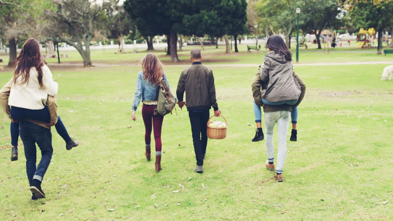 의심스러운 경우, 밖으로 나가 피크닉을 하세요.