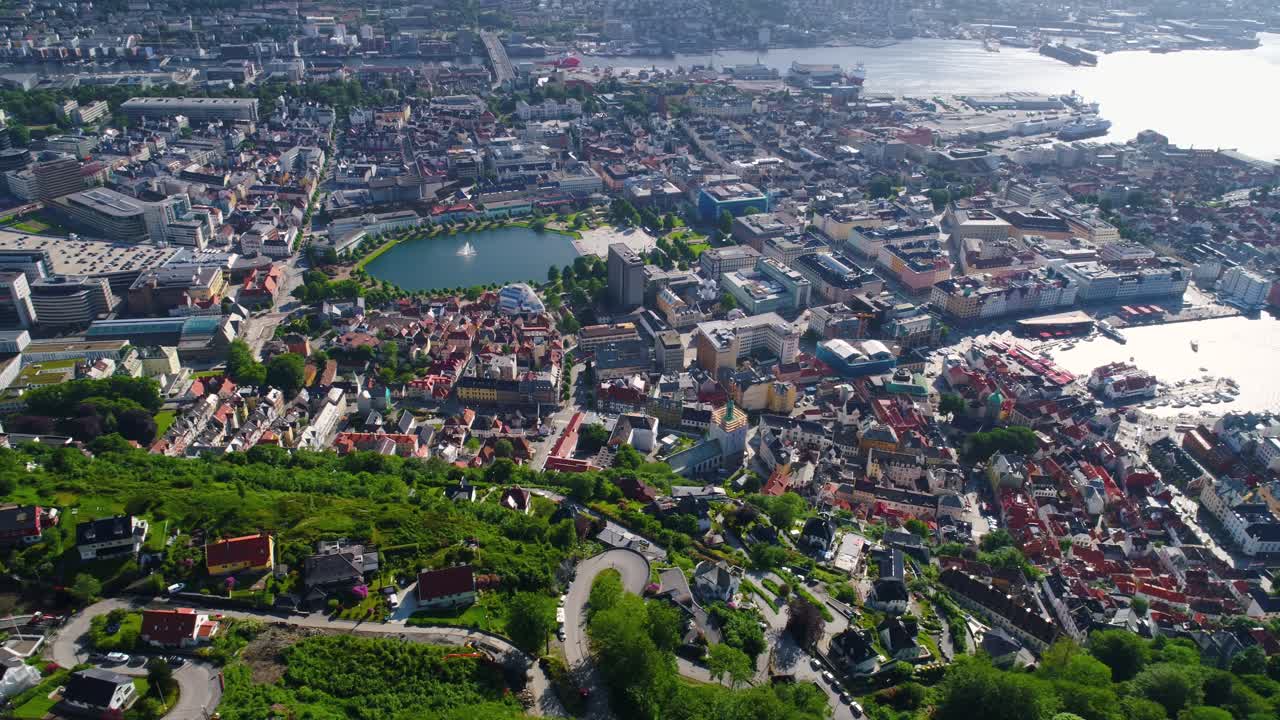 베르겐 (bergen) 은 노르웨이 서해안의 호르달랜드에 있는 도시이자 지방자치단체이다. 베르겐은 노르웨이에서 두 번째로 큰 도시이다.