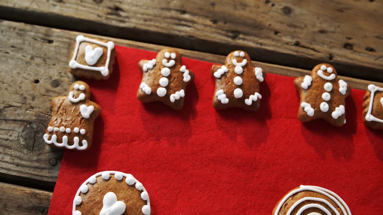 섬유 4k에 배열 된 다양한 쿠키