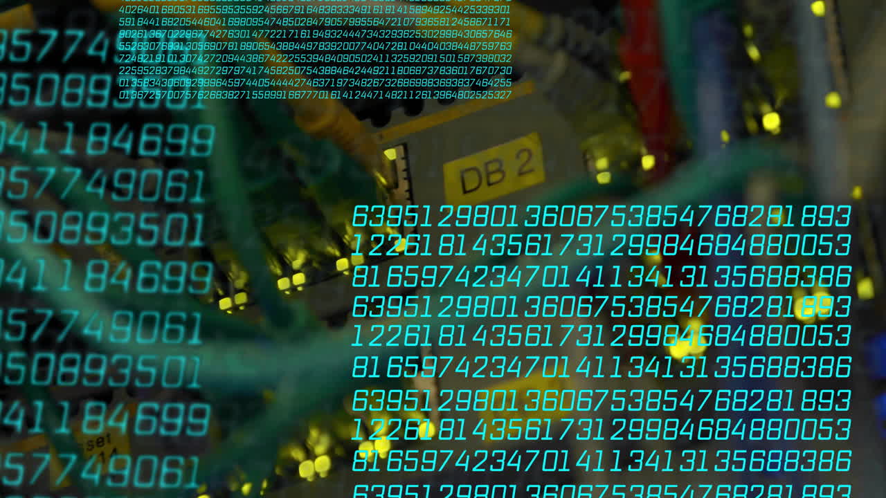 código binario y procesamiento de datos a través de cables de red y hardware de servidor