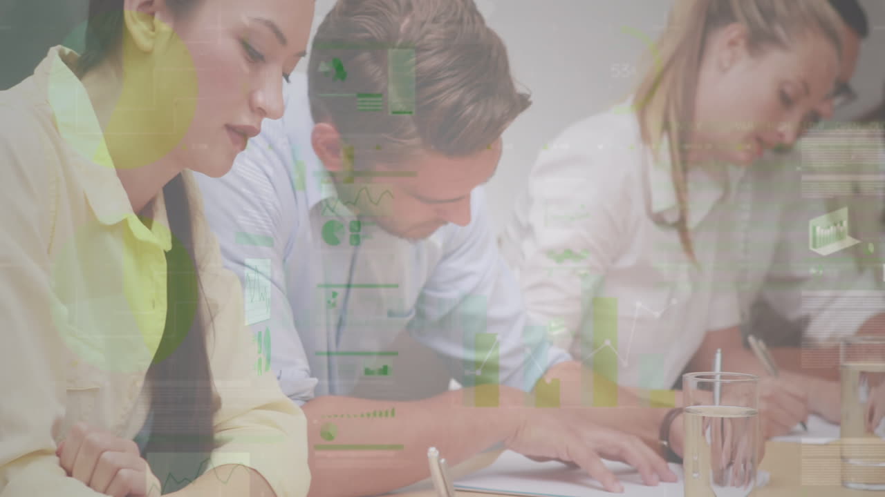 회의에서 기업인들에 대한 통계 및 금융 데이터 처리의 활성화