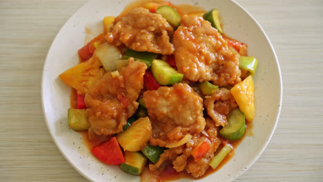 Stir-fried-sweet-and-sour-sauce-with-pork-and-vegetable