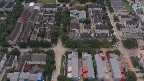 Vista-Aérea-De-Casas-Prósperas-Recién-Construidas-En-Houston-Y-Sus-Alrededores