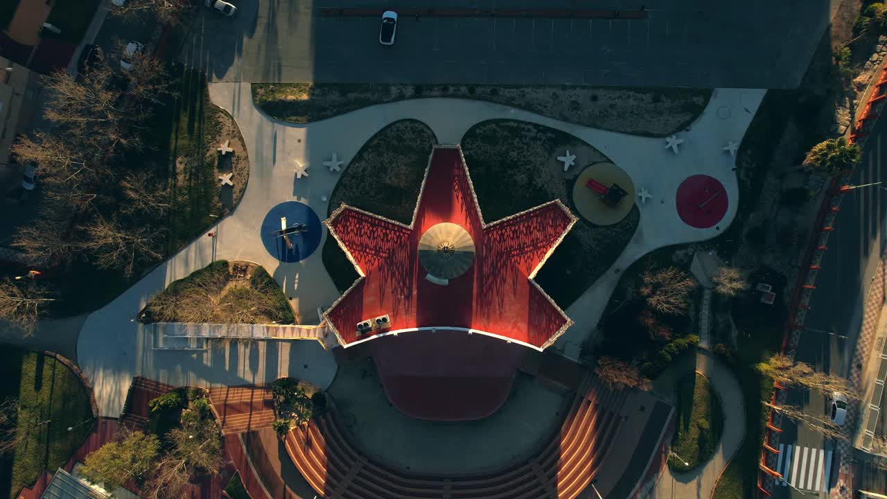 이비 알리칸테 에 있는 삼 지혜로운 사람 들 의 집 의 중앙 공중 사진