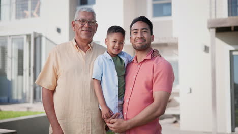 Sonrisa,-Patio-Trasero-Y-Niño-Con-Padre