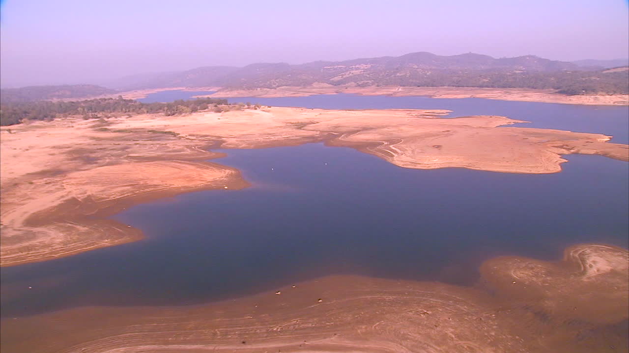 la sequía drena los embalses de california 2