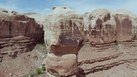 Geological-Layers-of-Red-Sandstone-Rock-Cliffs-in-Southwest-Desert-of-Utah,-Aerial