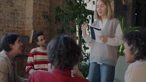 reunión de negocios en una oficina moderna