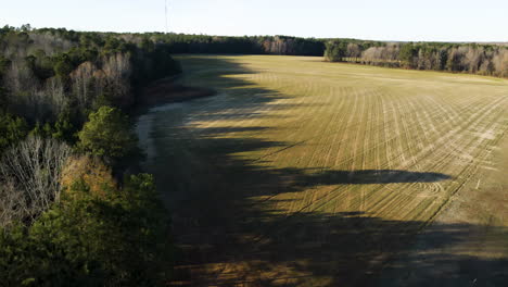 Wide-shot-of-farm-field-in-winter