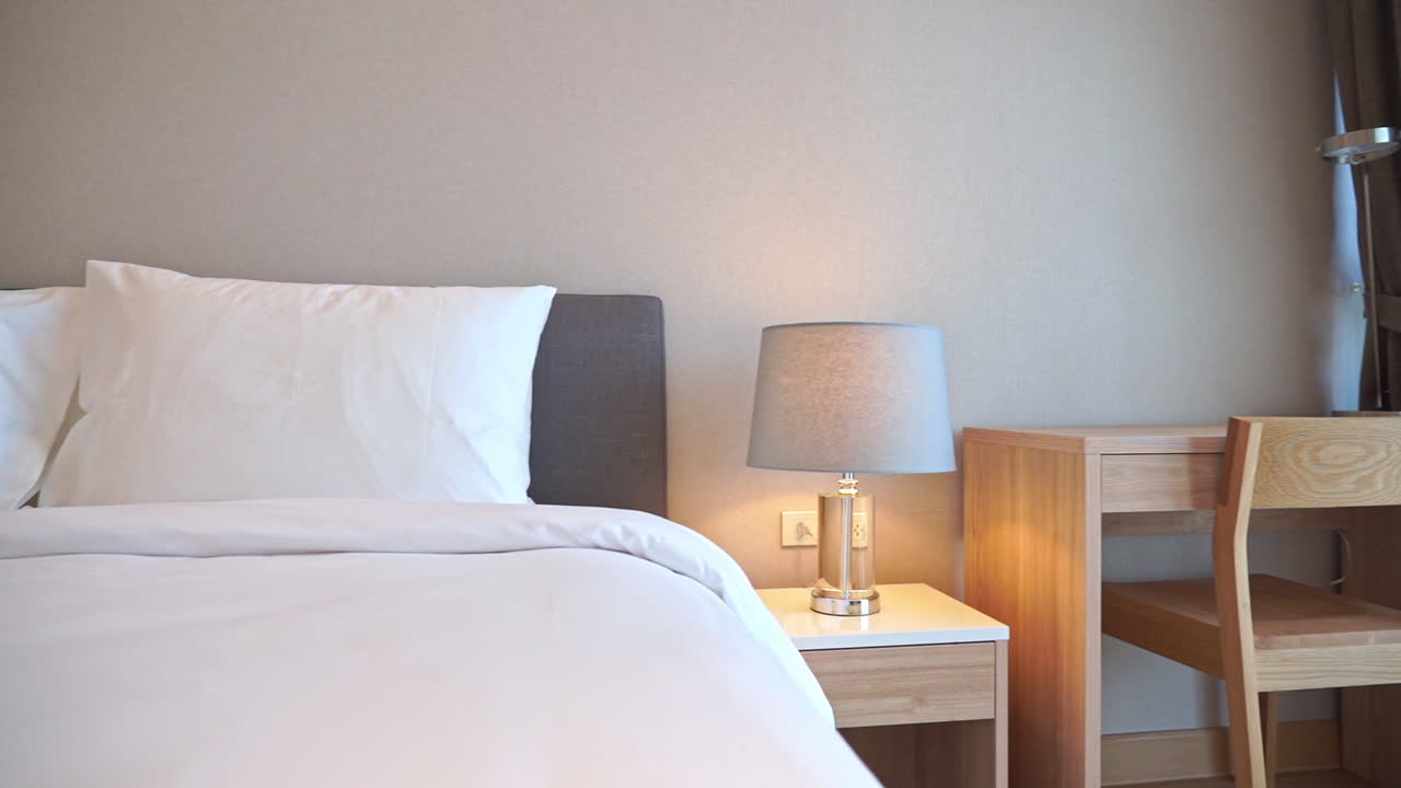 pan de la ventana a la cama vacía