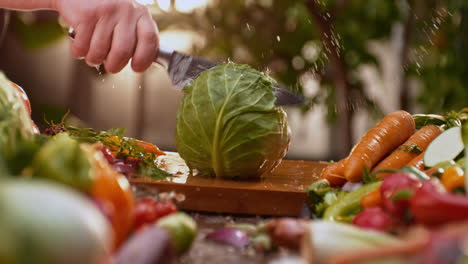 el corte de verduras frescas
