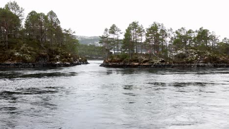 Wide-angle-of-Skodjestraumen