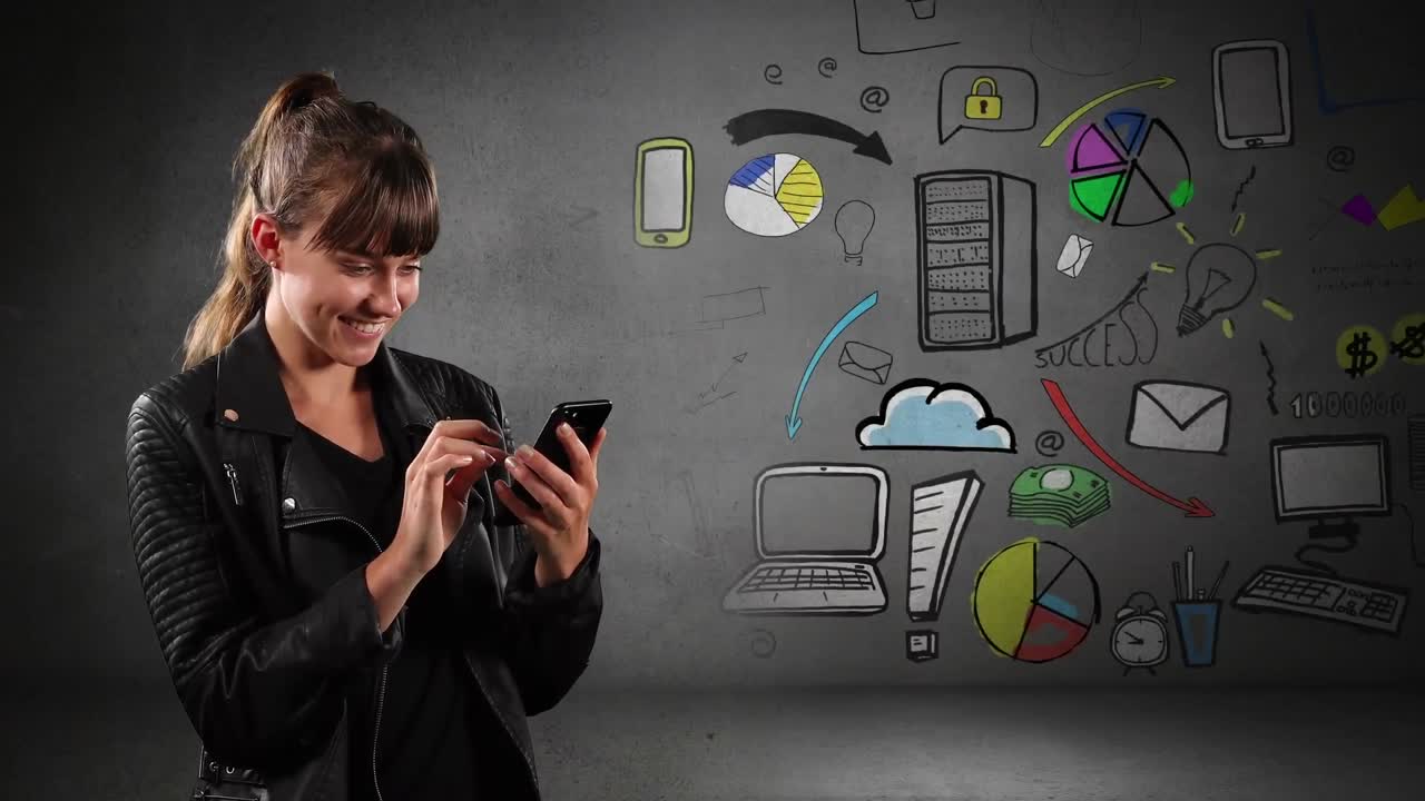 animación de una mujer caucásica sonriente usando un teléfono inteligente sobre iconos comerciales