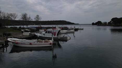 Barco-Aéreo-Amarrado