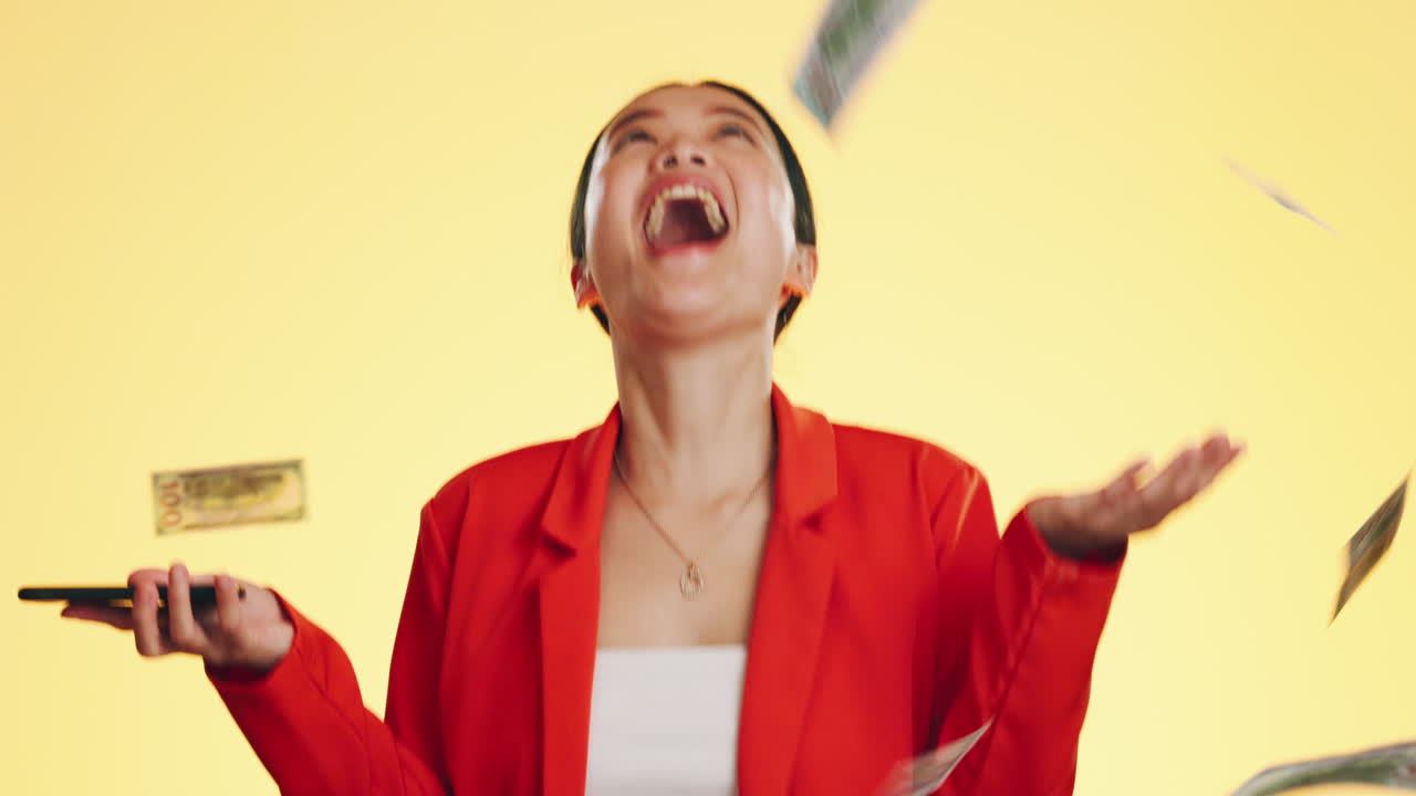 premio, dinero y mujer en el estudio por teléfono