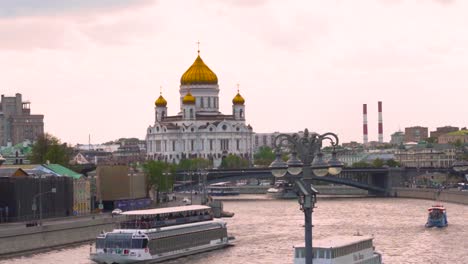 vista de la catedral de cristo salvador, moscú, rusia