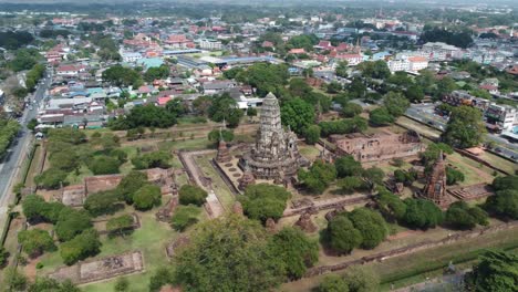 Uno-De-Los-Templos-De-La-Antigua-Ciudad-De-Ayutthaya-En-Tailandia