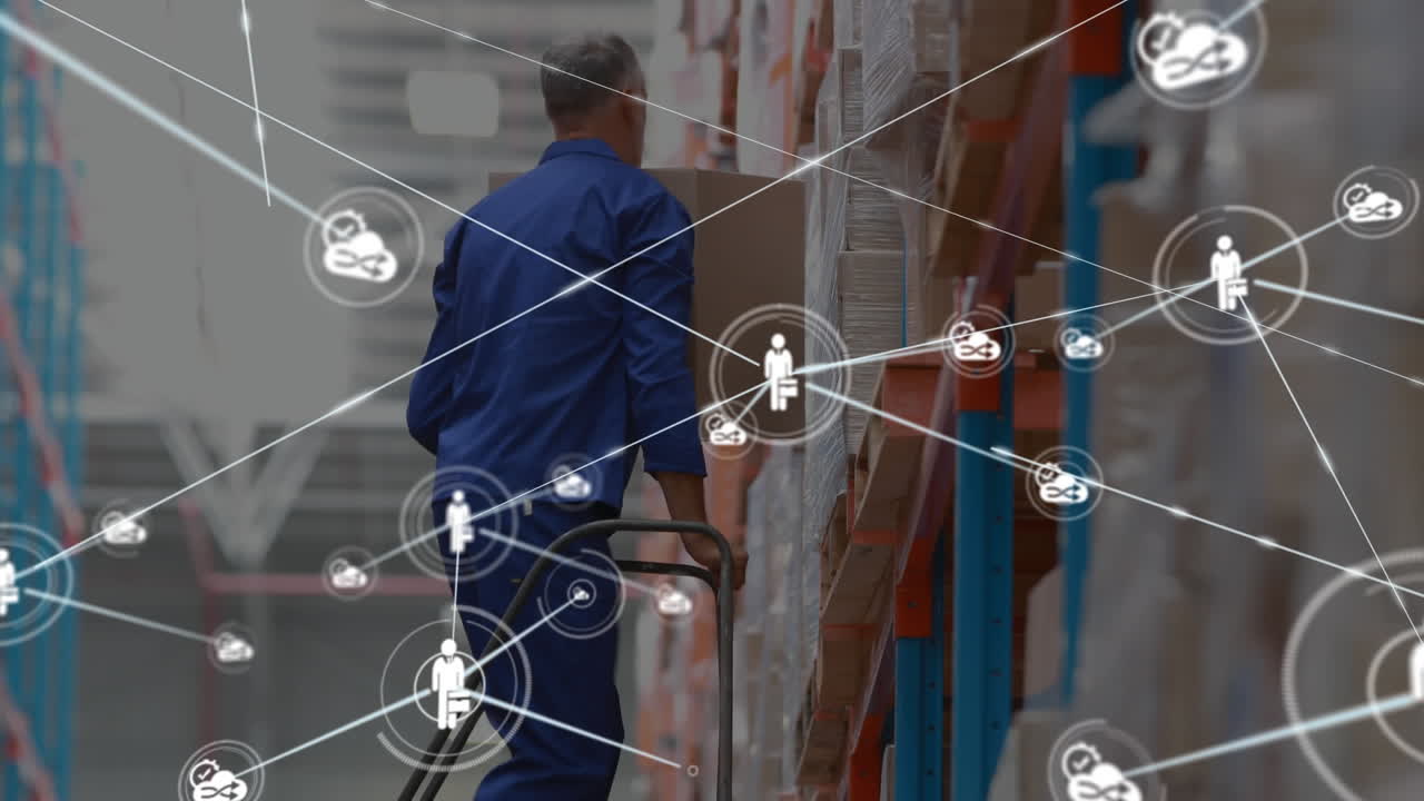 animación de la red de conexiones con iconos sobre el hombre que trabaja en el almacén
