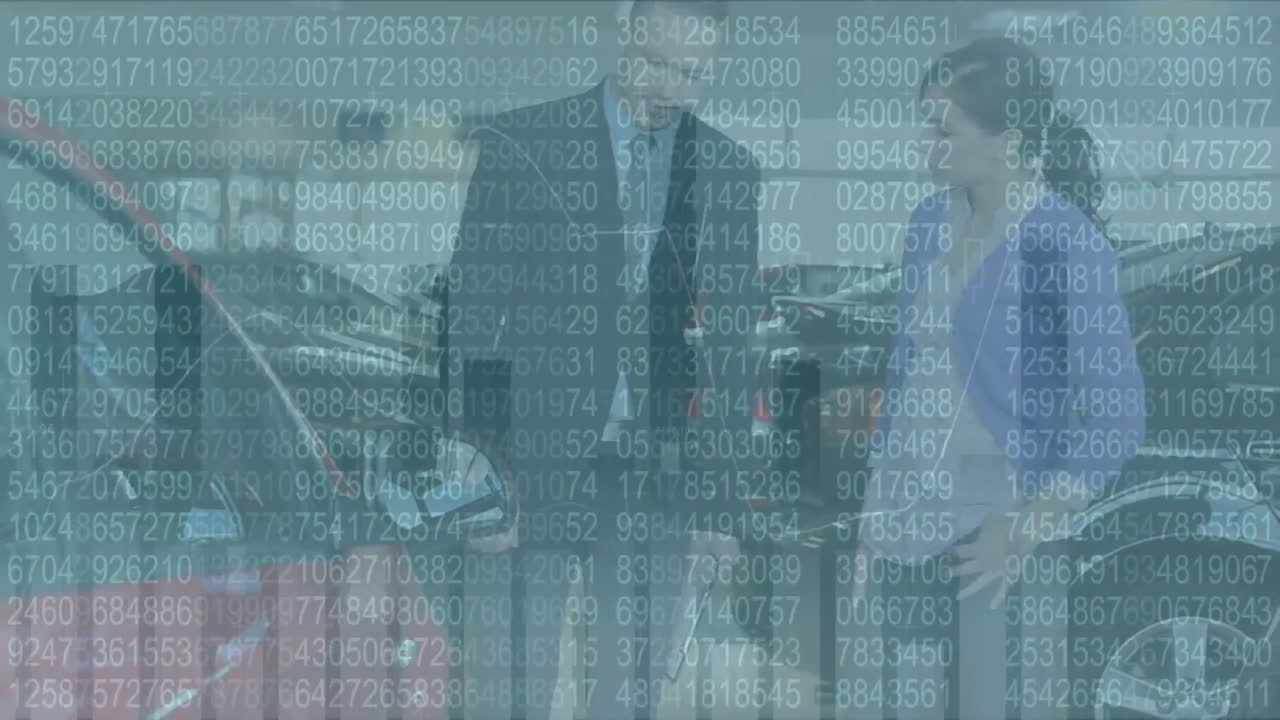 animazione dell'elaborazione dei dati statistici su un venditore di automobili e una donna caucasica incinta che parla con un